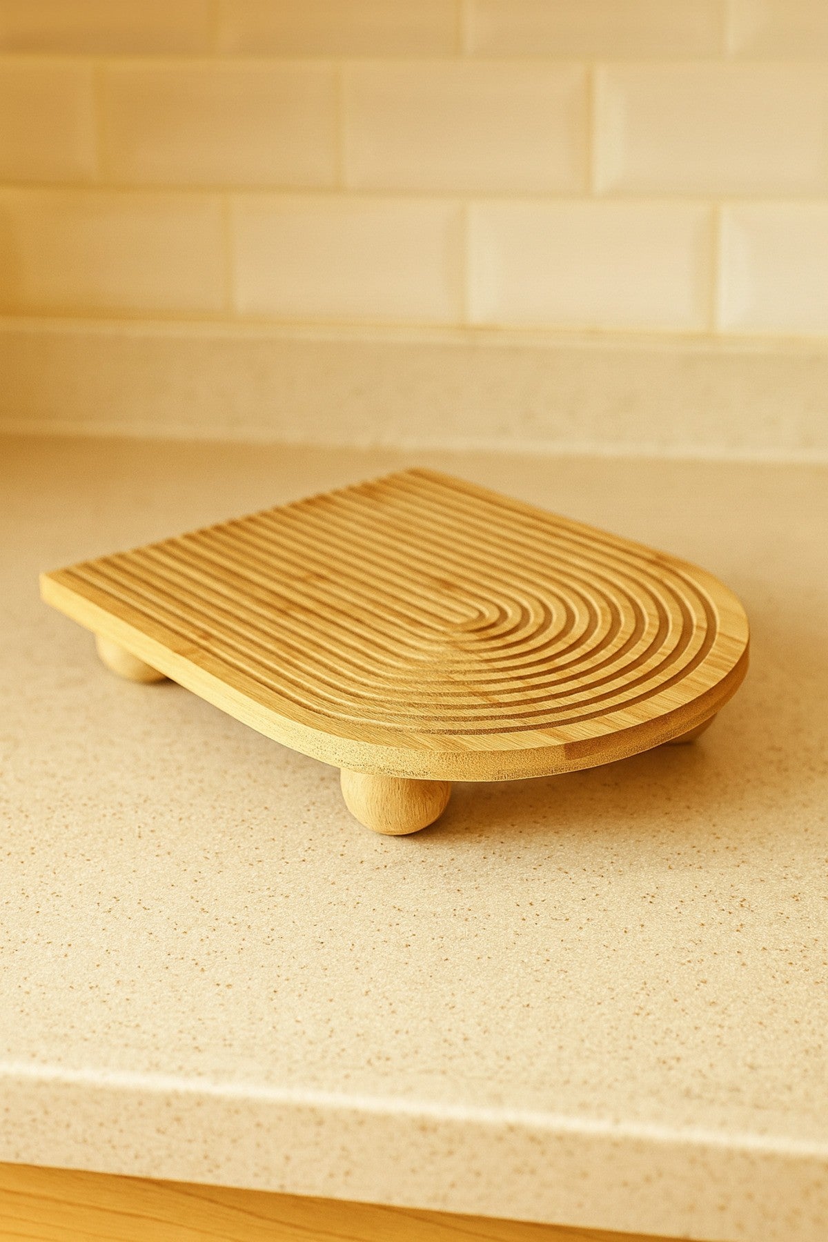 Top Ayaklı, Dalgalı Desenli Oval Tabak (23x33 cm)